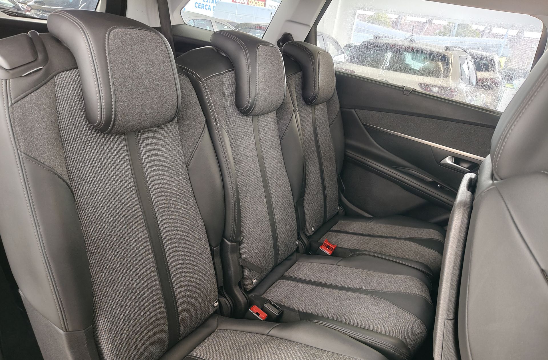 Peugeot 5008 BlueHDi 130 Allure EAT8 7 plazas - foto 22