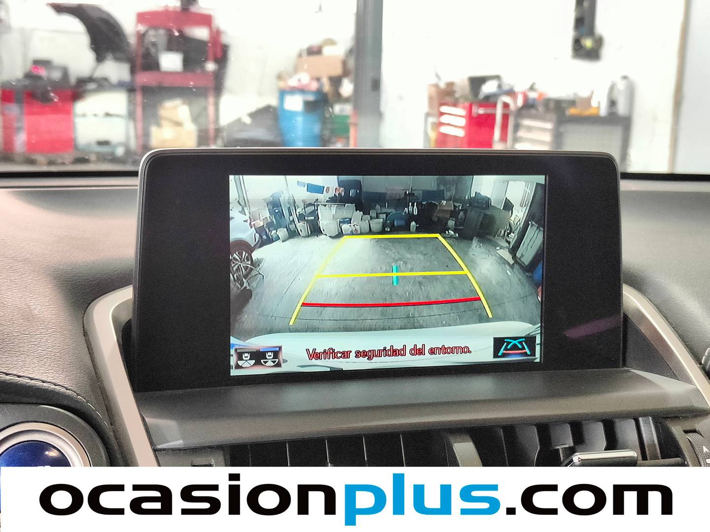 Equipamiento del Lexus NX Lexus NX 300h Business Navigation 2WD (197 CV)