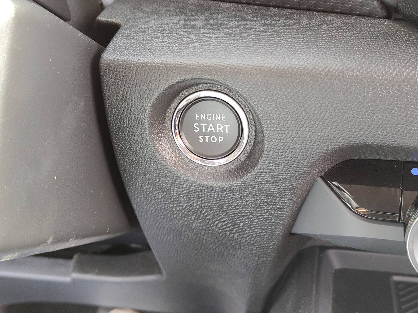 Foto Citroën C4 X Citroen C4 X 1.2 PureTech 130 S&S Shine EAT8 (131 CV)