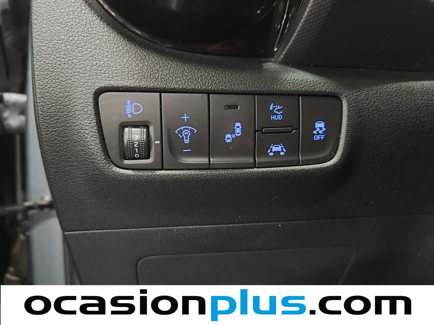 Paquetes del Hyundai Kona Hyundai Kona 1.0 TGDi Tecno 4x2 AEB (120 CV)