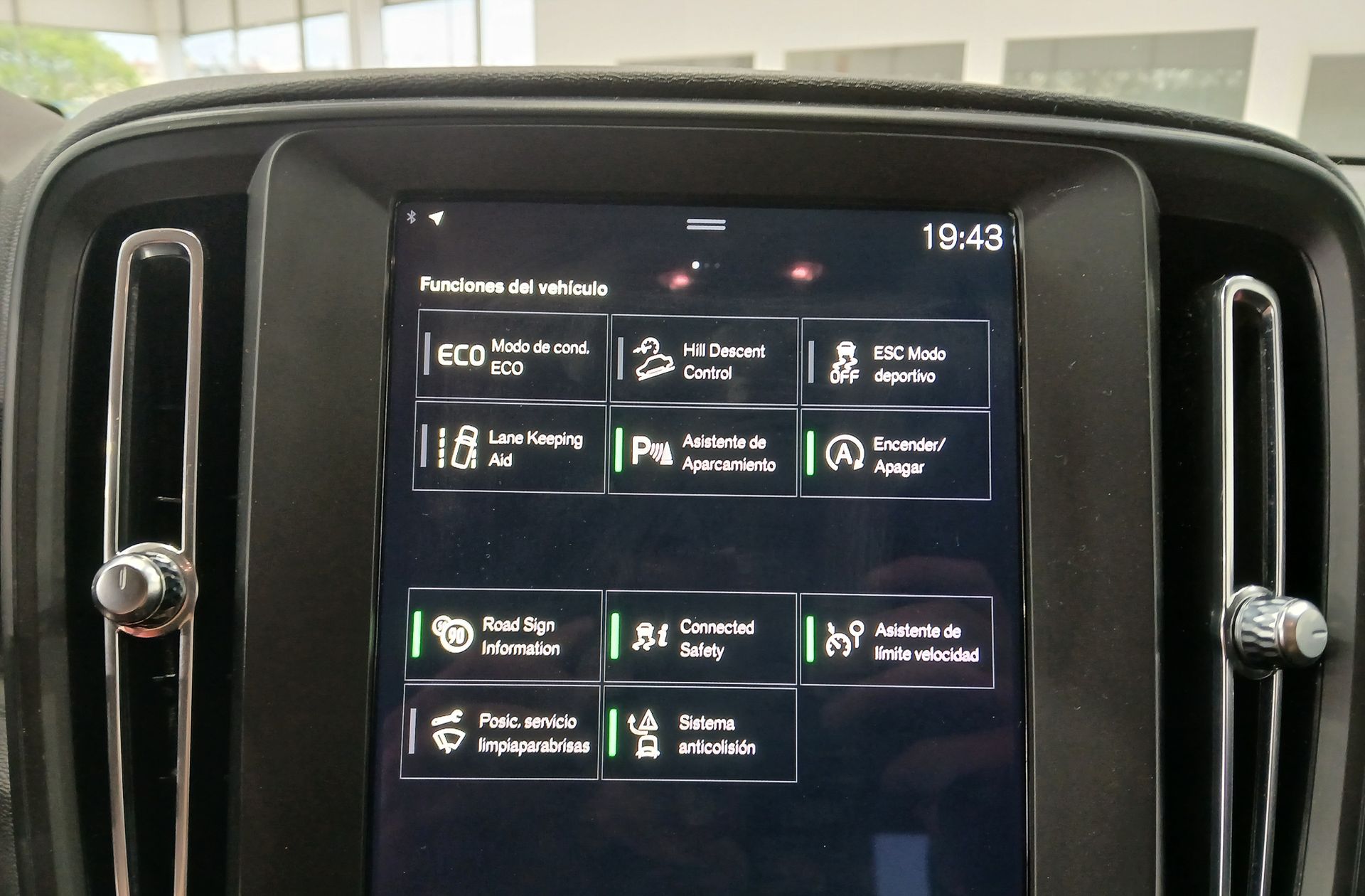 Volvo XC40 T2 Momentum Core - foto 12