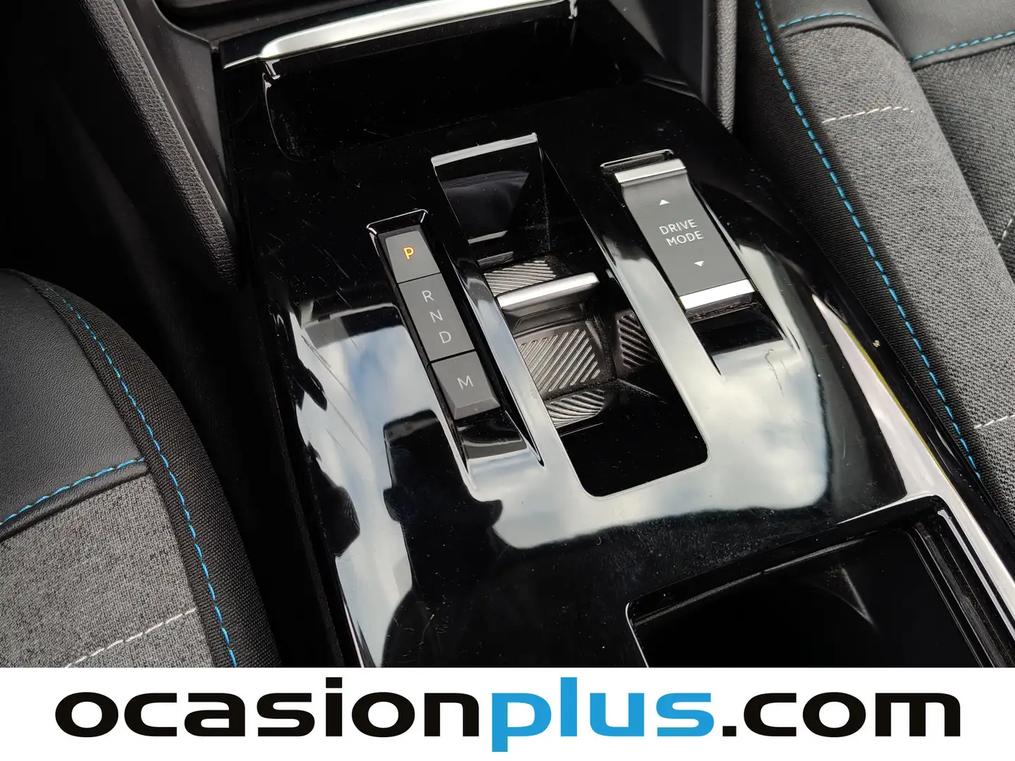 Foto Citroën C4 Citroen C4 Hybrid 136 e-DCS6 Plus