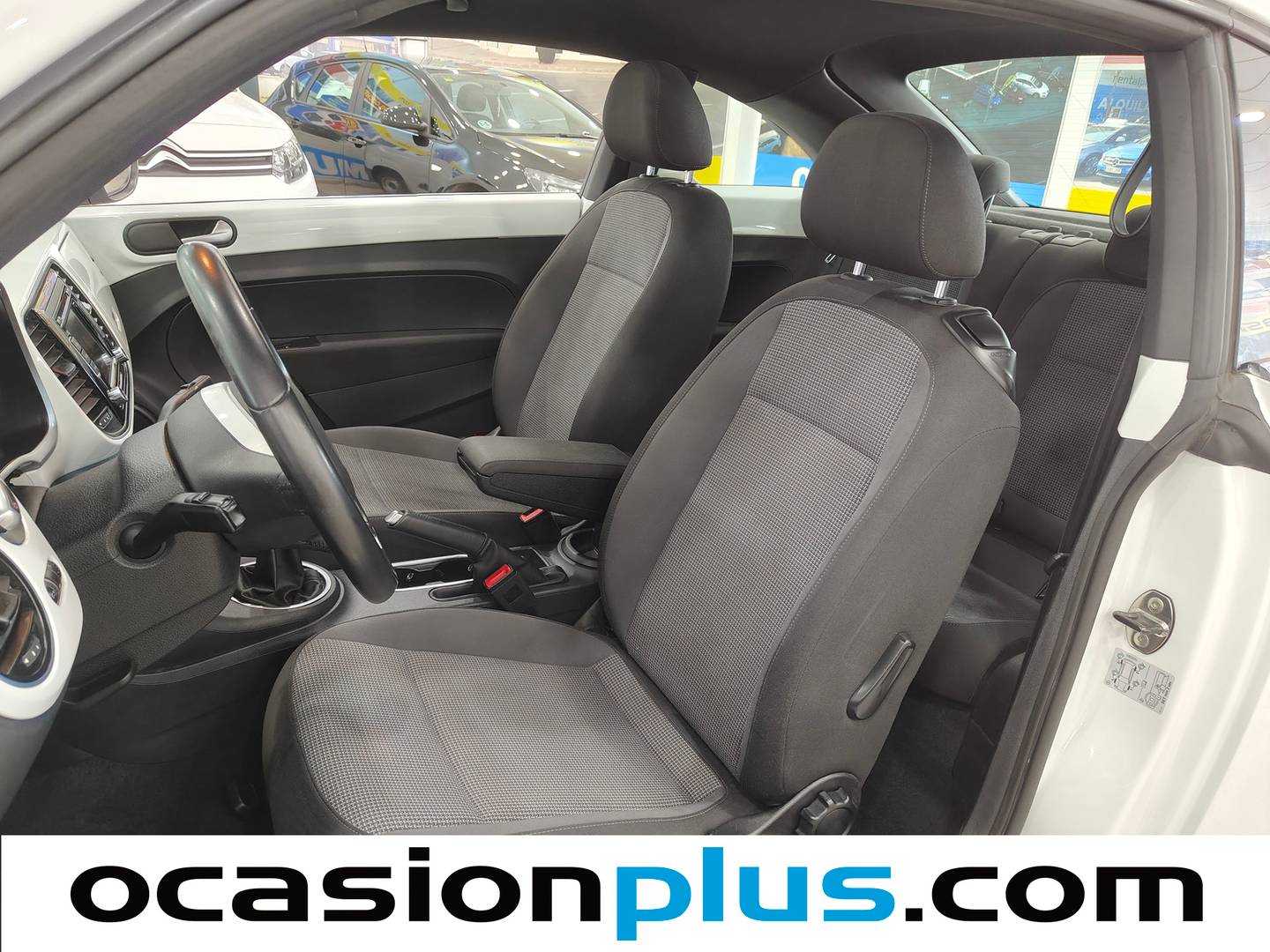 Foto asientos delanteros Volkswagen Beetle Volkswagen Beetle 1.6 TDI Design (105 CV)