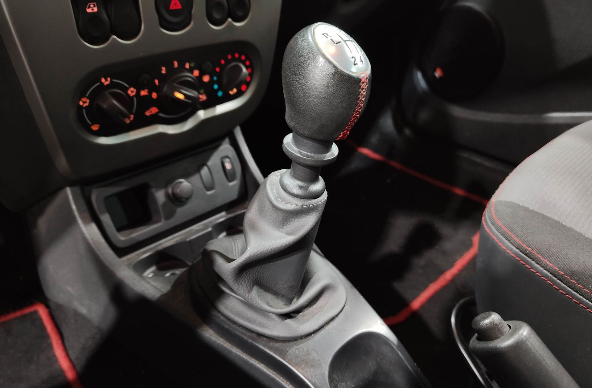 Dacia Duster Laureate dCi - foto 5
