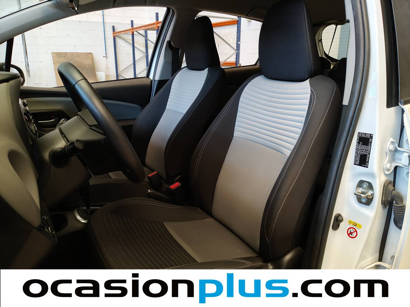 Foto asientos delanteros Toyota Yaris Toyota Yaris 1.5 100H Active (100 CV)