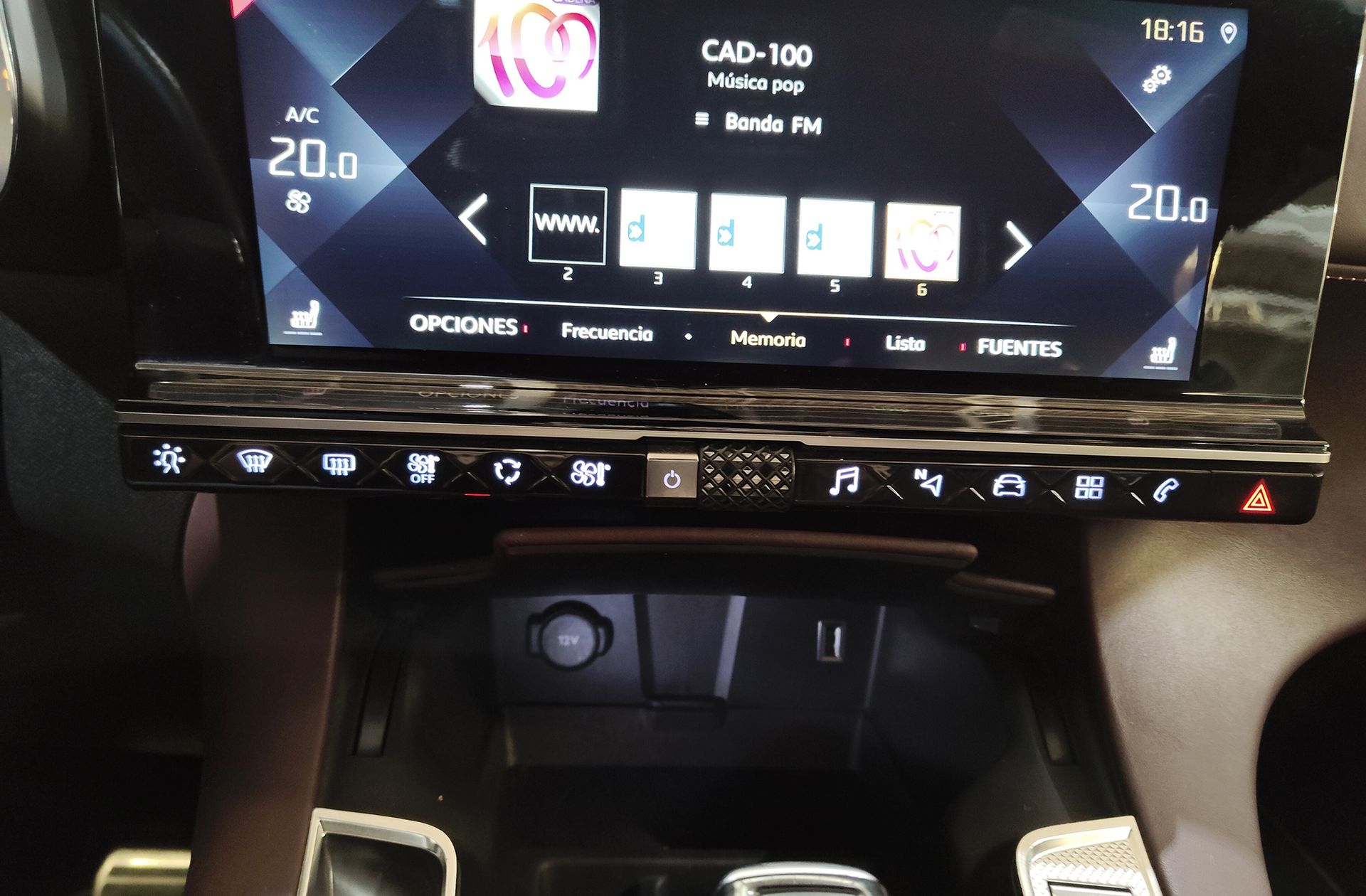 DS DS 7 Crossback La Première THP EAT8 - foto 42