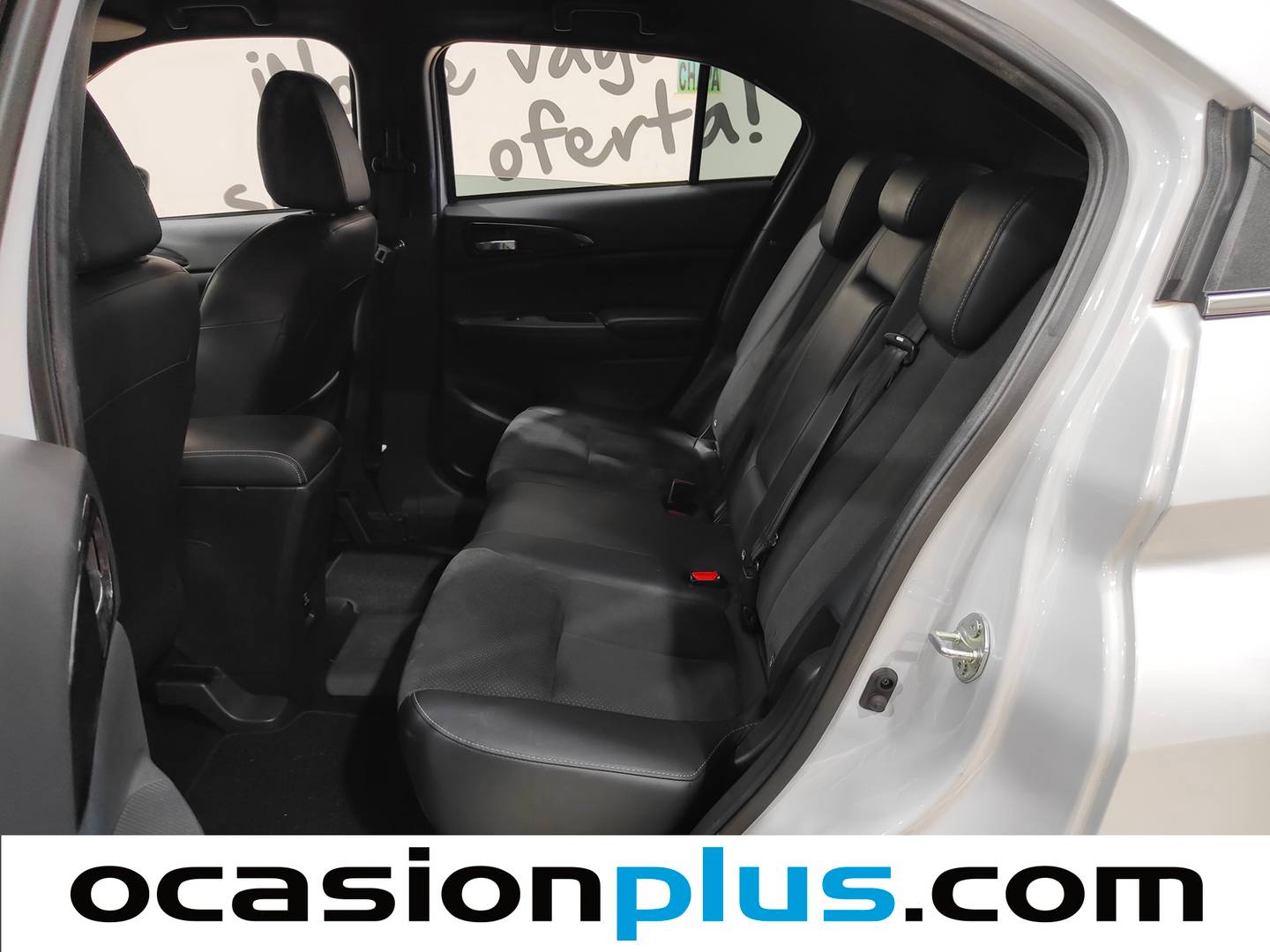 Foto asientos traseros Mitsubishi Eclipse Cross Mitsubishi Eclipse Cross 2.4 PHEV Kaiteki 4WD Auto (188 CV)