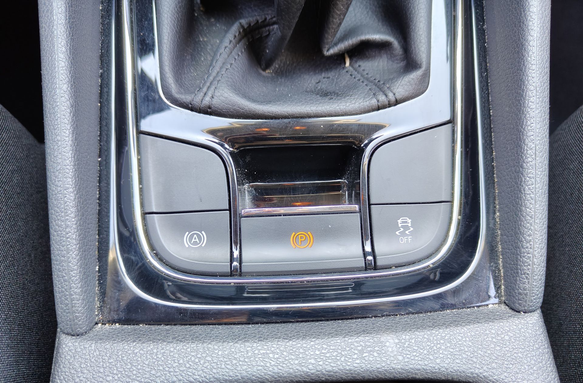 Škoda Karoq 2.0 TDI Selection - foto 29