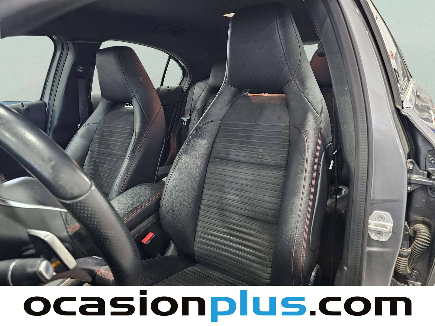 Extras y acabados del Mercedes Clase A Mercedes-Benz Clase A 200 d (136 CV) PACK AMG