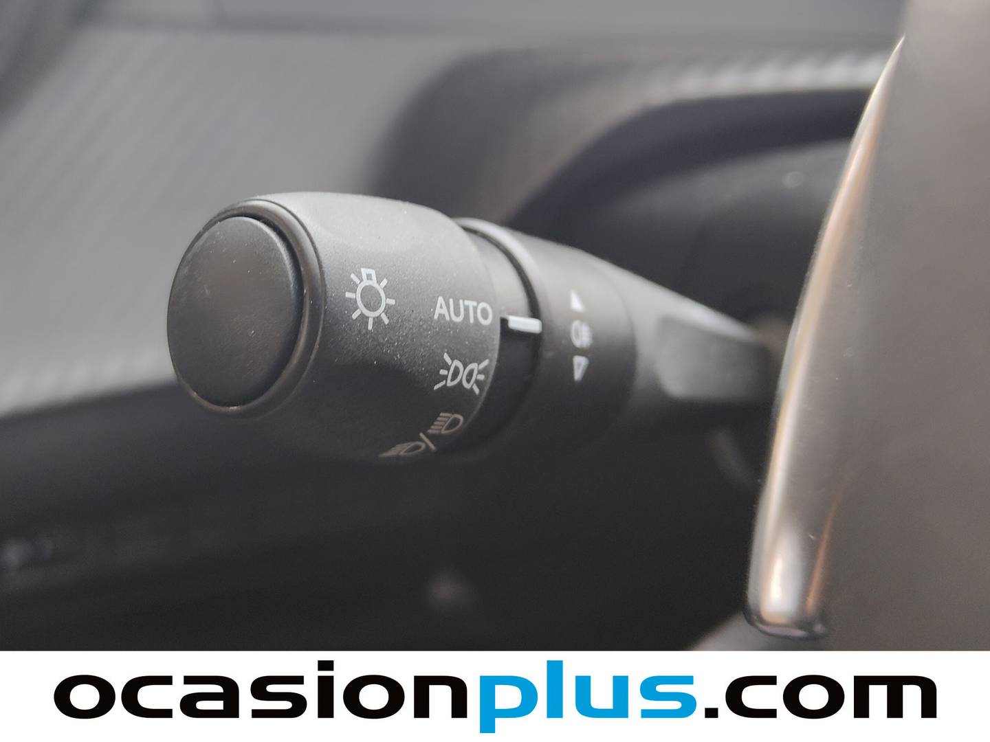 Equipamiento del Peugeot 208 Peugeot 208 Style Hybrid 110 eDCS6 (110 CV)
