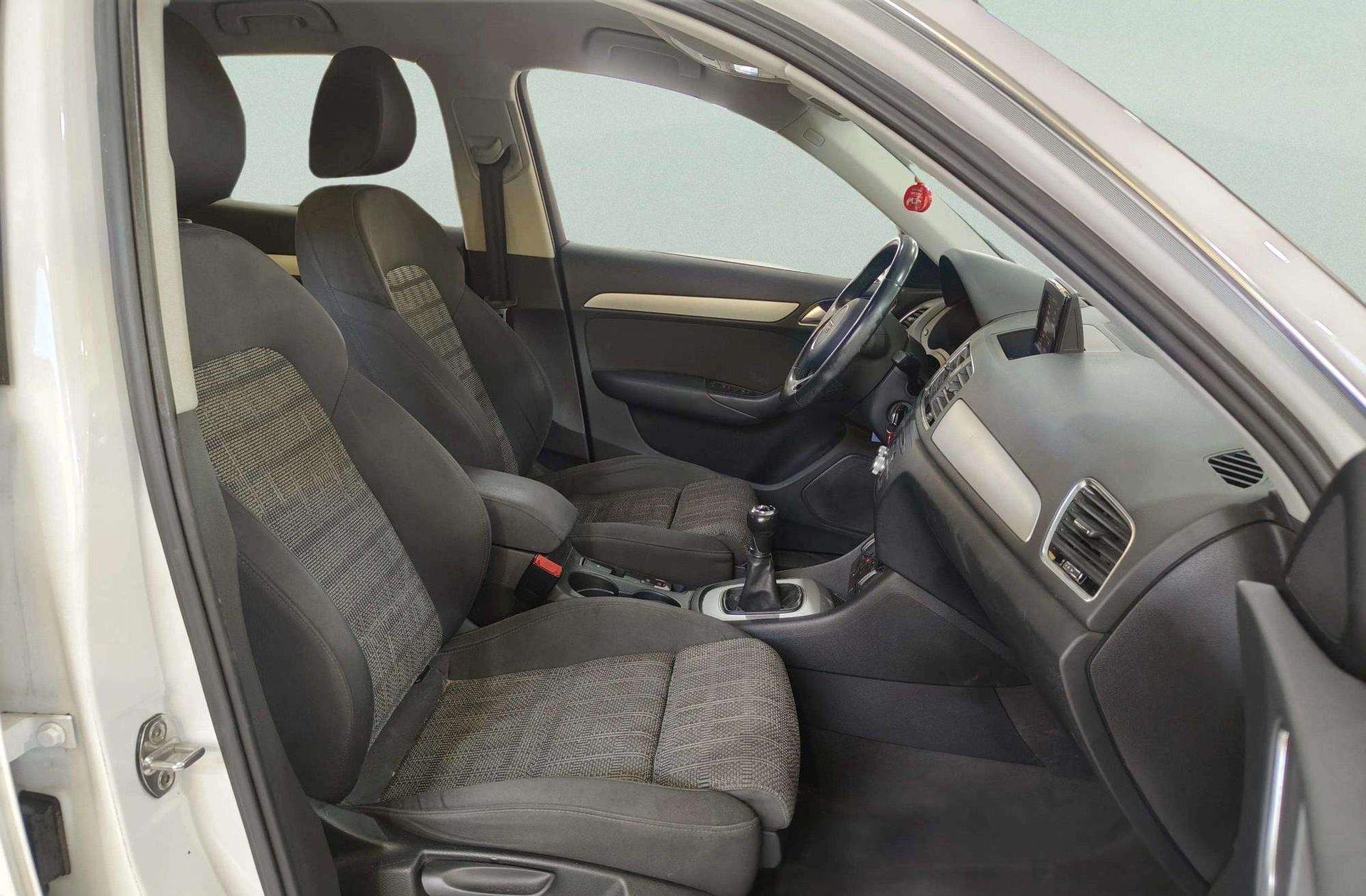 Audi Q3 sport edition 2.0 TDI - foto 17