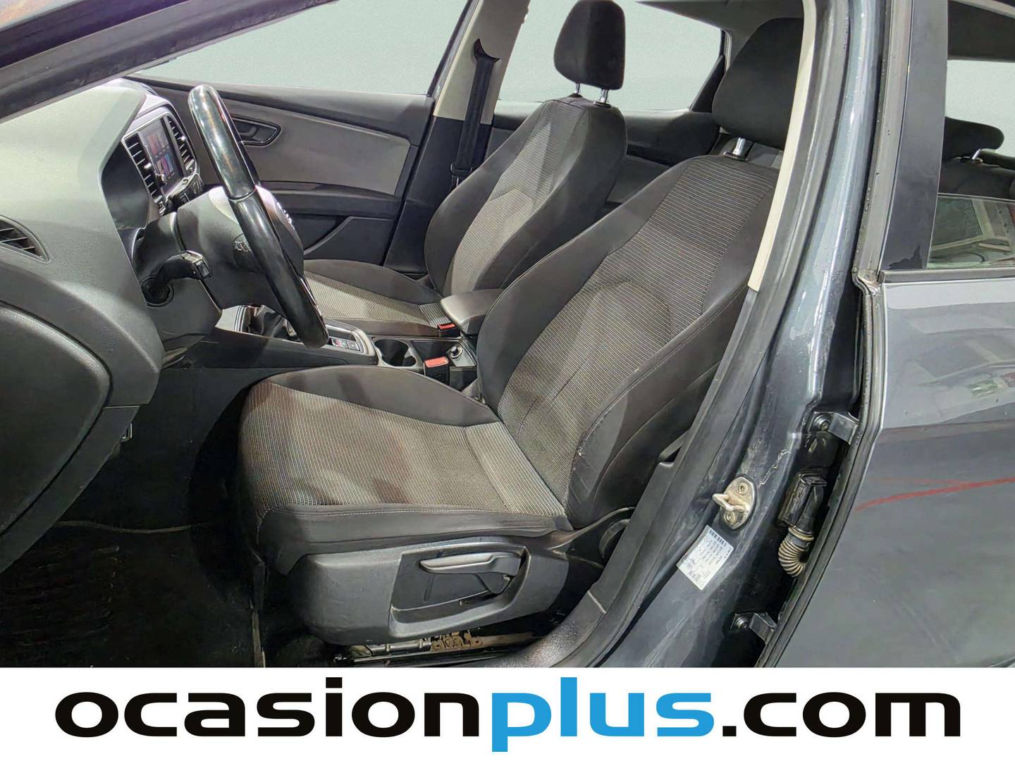 Foto asientos delanteros Seat León Seat León 1.6 TDI S&S Style (115 CV)