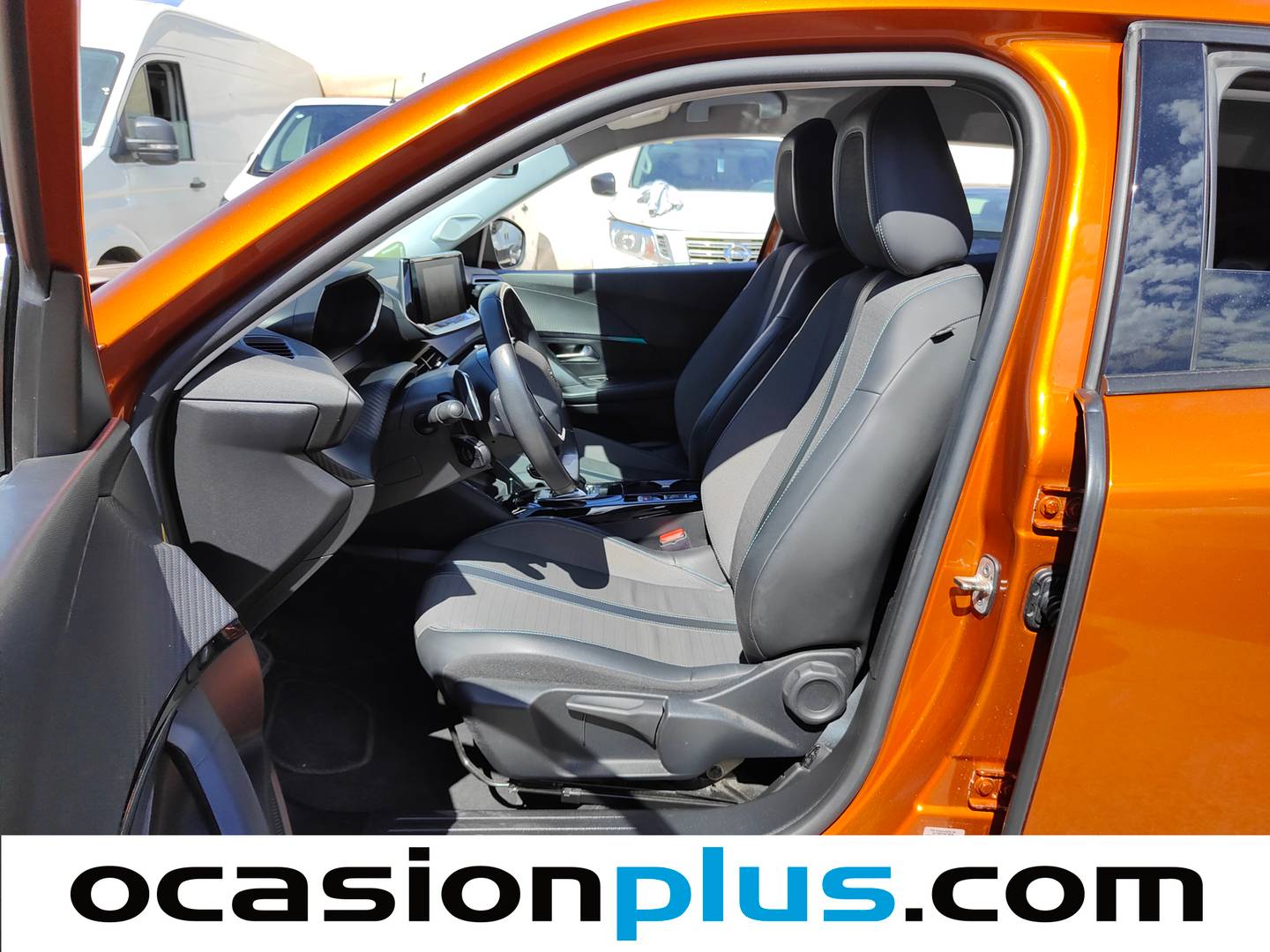 Foto asientos delanteros Peugeot 2008 Peugeot 2008 PureTech 130 S&S Allure EAT8 (130 CV)