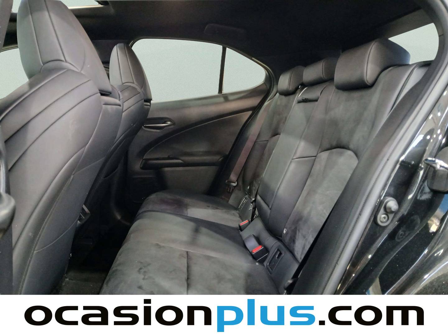 Foto asientos traseros Lexus UX Lexus UX 250h F Sport (184 CV)