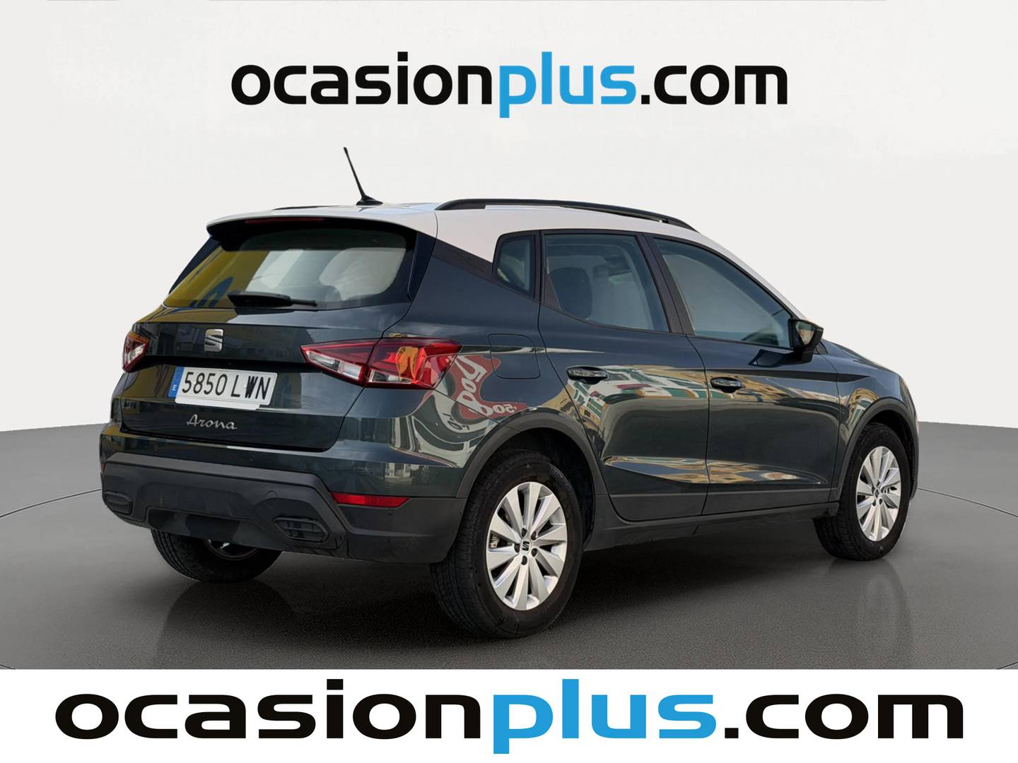 Foto trasera Seat Arona Seat Arona 1.0 TSI Style Plus (110 CV) derecha