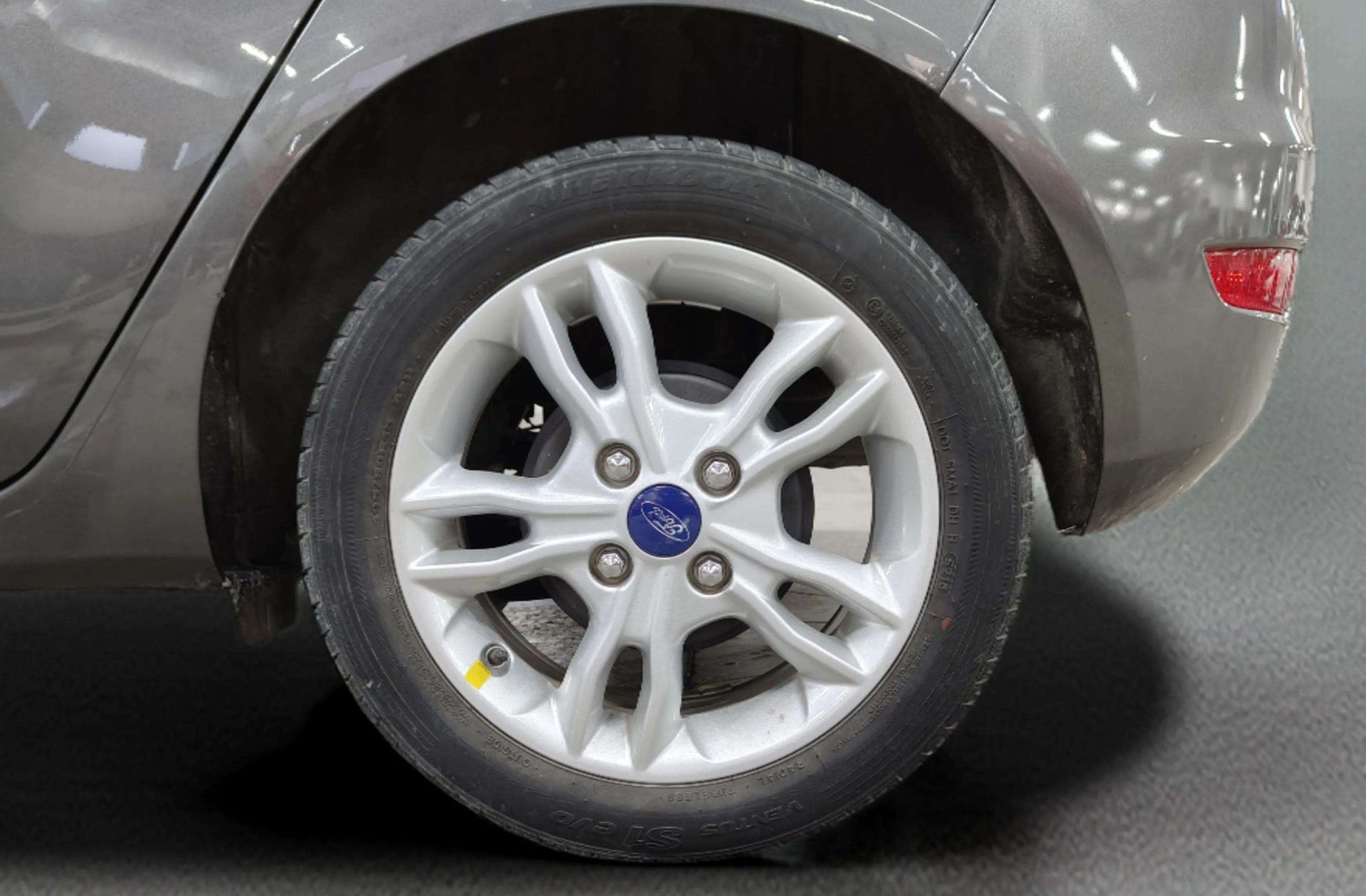 Ford Fiesta 1.0 EcoBoost Trend - foto 29