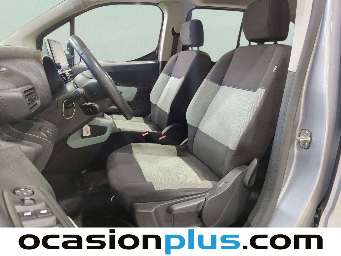 Foto asientos delanteros Citroën Berlingo Citroen Berlingo BlueHDi 100 S&S Talla M 100 Años (102 CV)