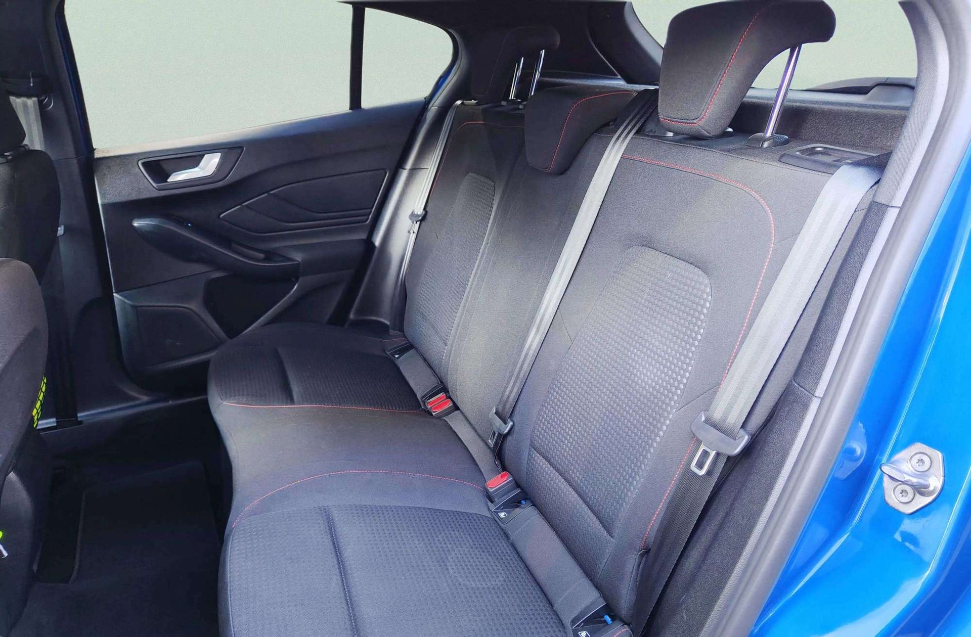 Ford Focus 1.0 EcoBoost MHEV ST-Line - foto 13