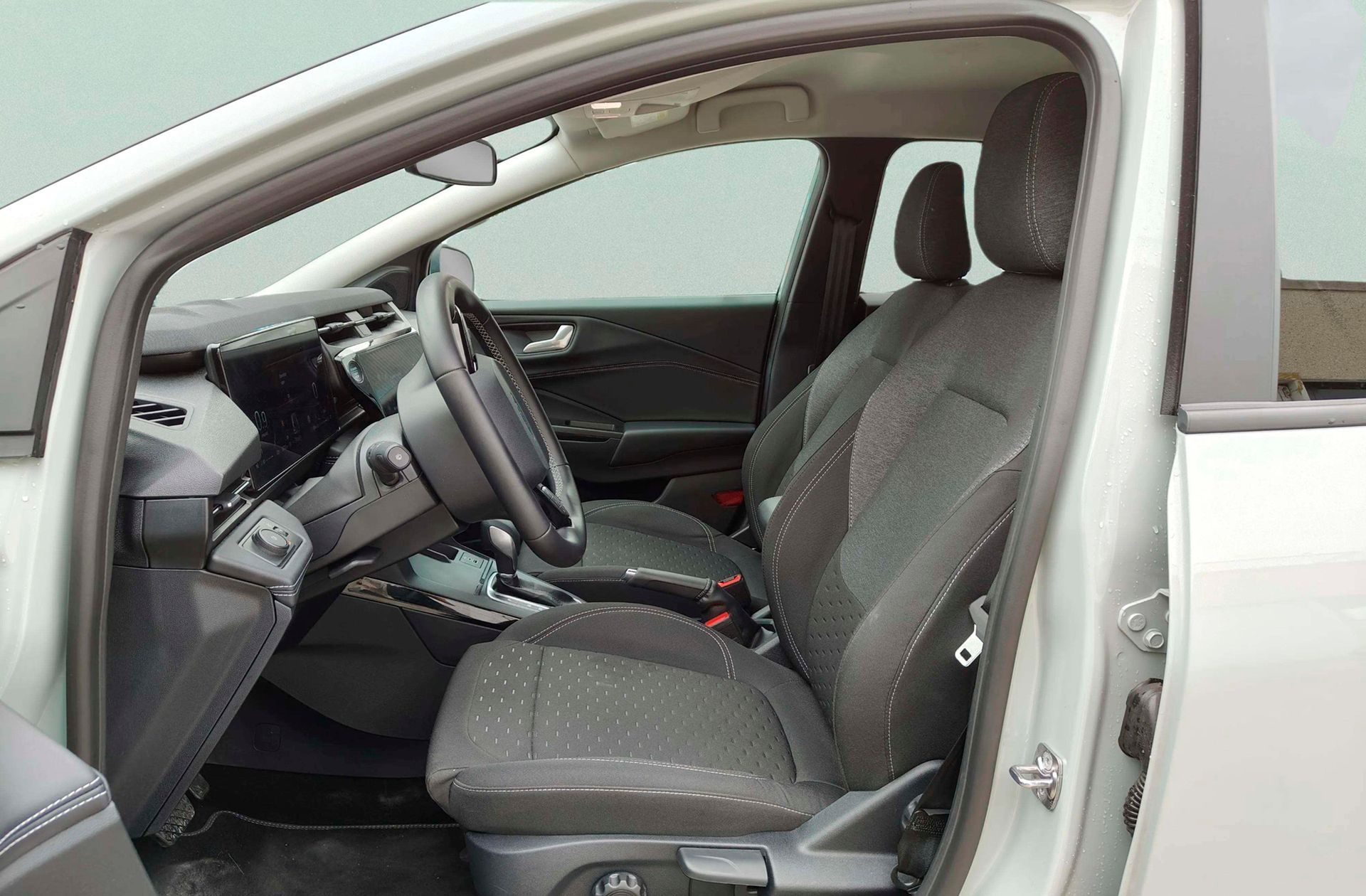 Ford Puma 1.0 EcoBoost MHEV Titanium - foto 12