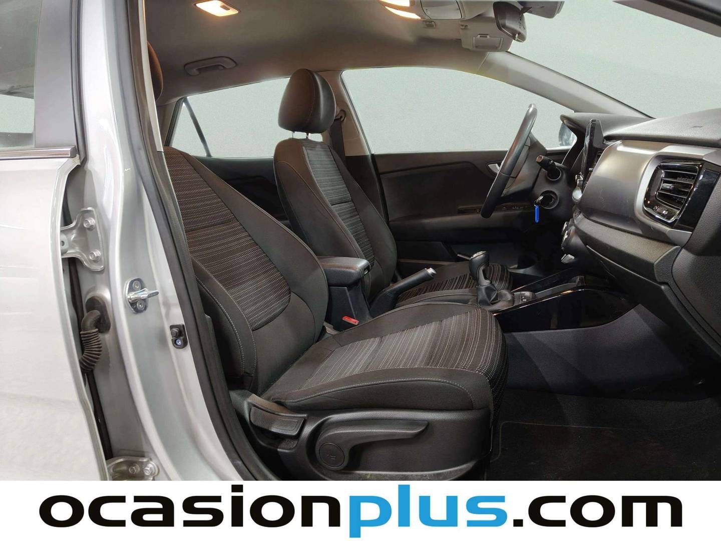 Foto KIA Stonic Kia Stonic 1.0 T-GDi MHEV Drive iMT (120 CV)