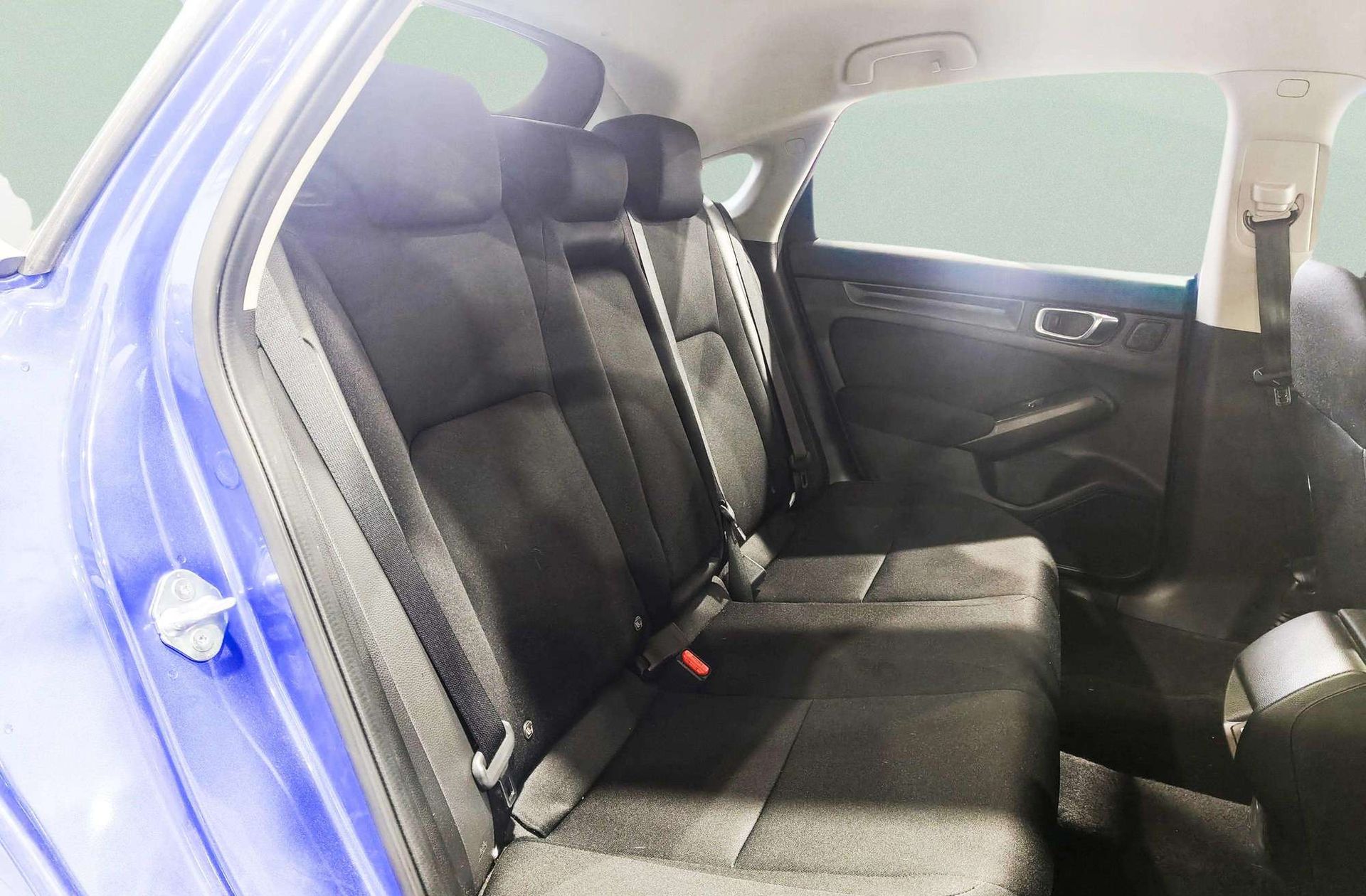 Honda Civic 2.0 i-MMD Elegance CVT - foto 21