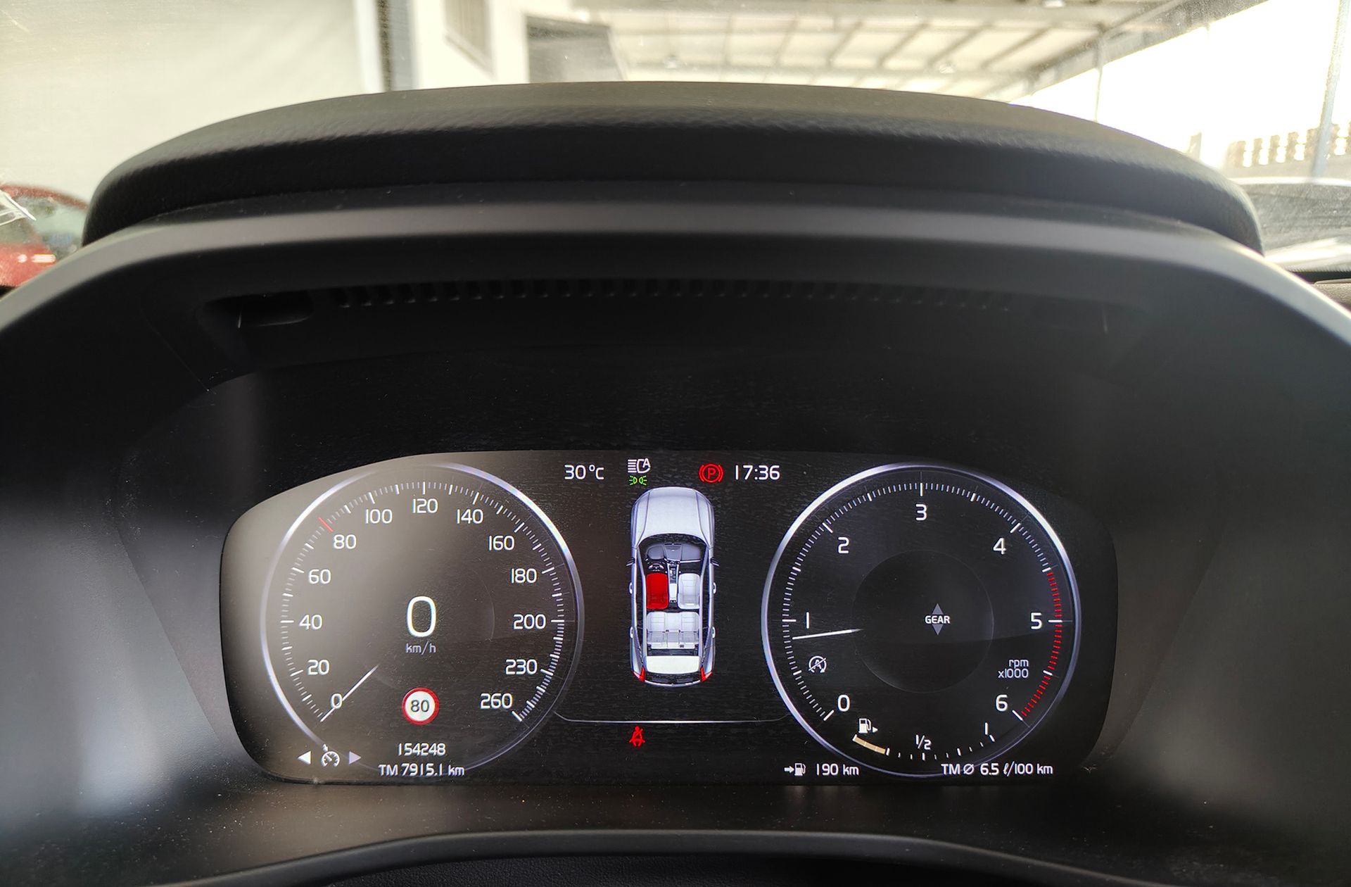 Volvo XC40 D3 Business Plus - foto 27