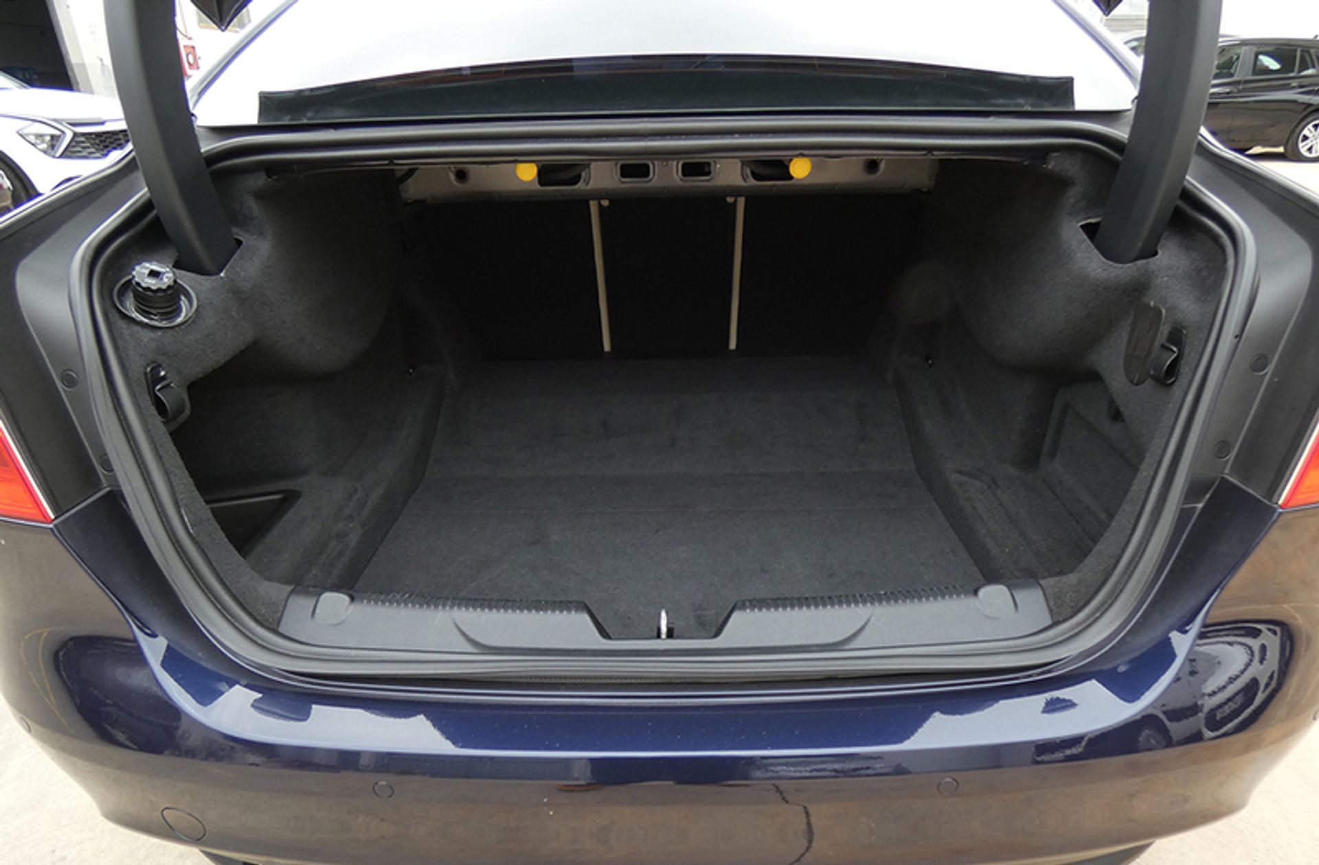 Jaguar XE 2.0 Diesel Pure RWD - foto 15
