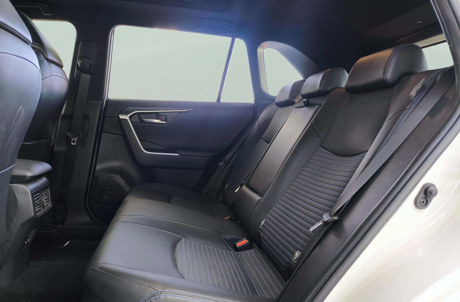 Toyota RAV4 2.5l Hybrid Feel! 4WD - foto 15