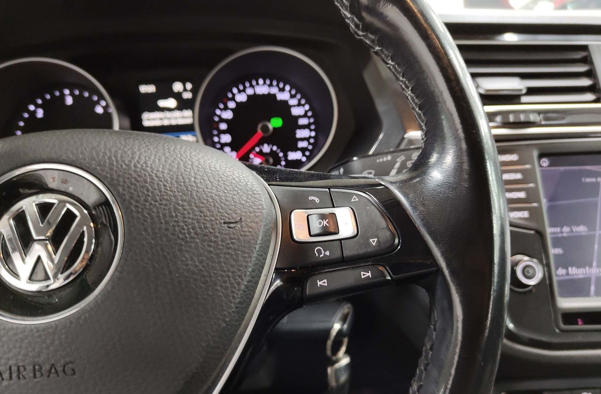 Volkswagen Tiguan Advance 2.0 TDI DSG - foto 27