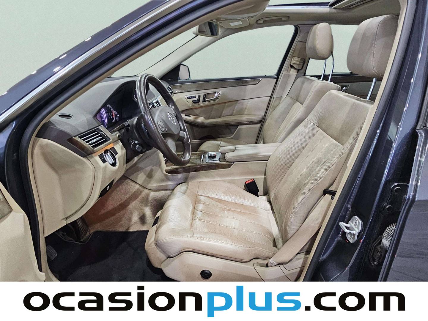 Foto asientos delanteros Mercedes Clase E Mercedes Clase E 350 CGI Blue Efficiency (292 CV)