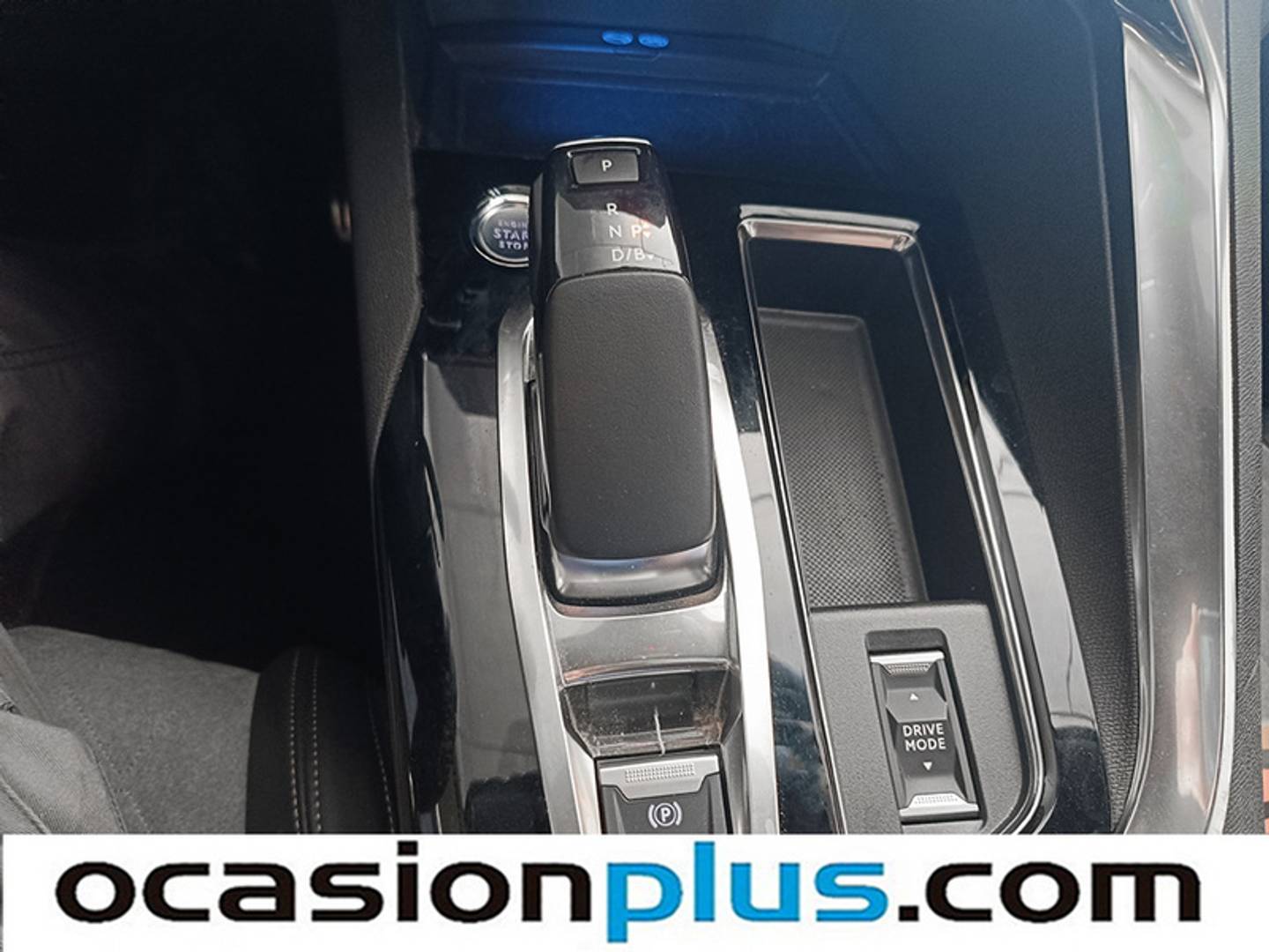 Foto Peugeot 3008 Hybrid Peugeot 3008 Hybrid 300 GT e-EAT8 Auto (300 CV)