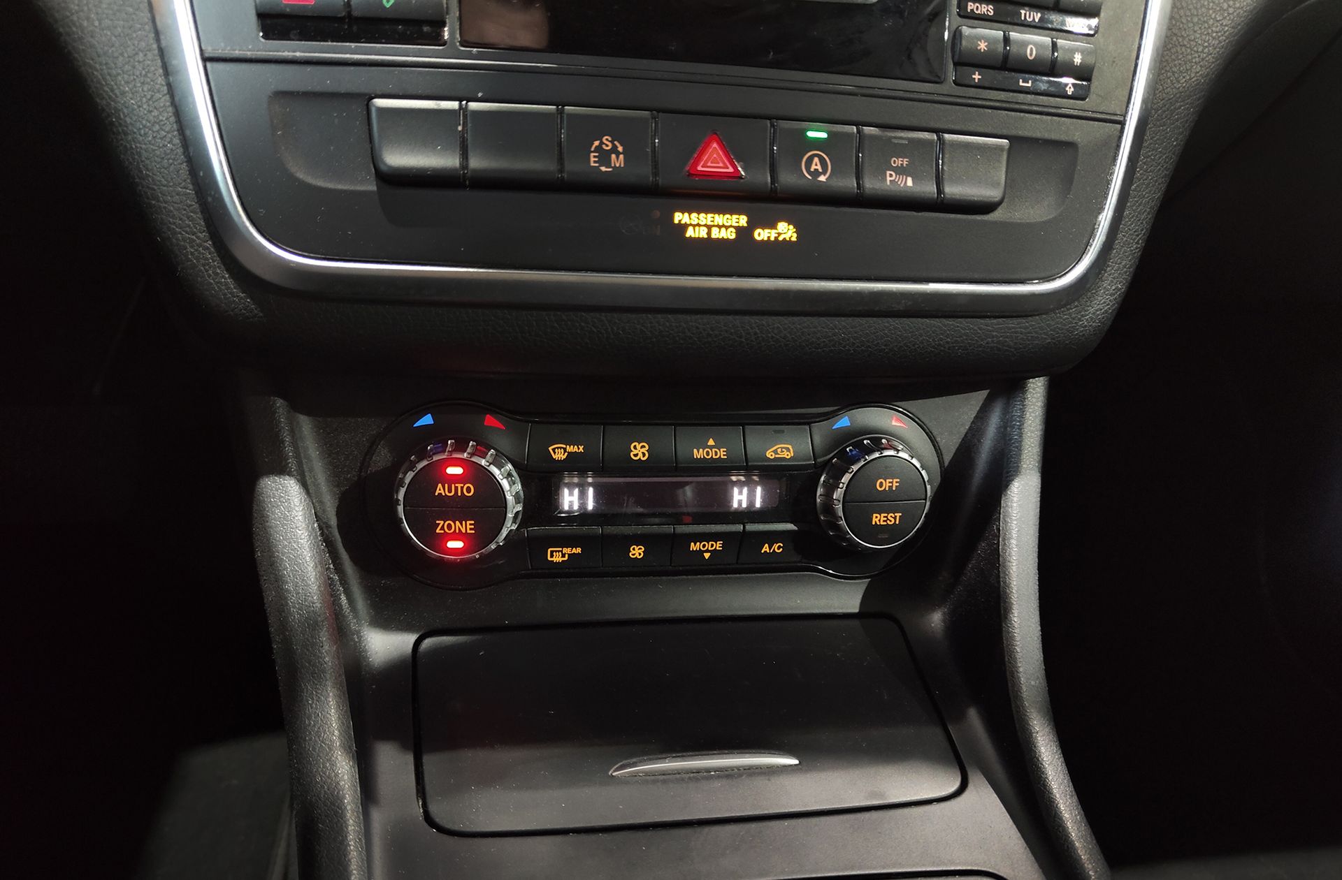 Mercedes-Benz GLA 220 d Urban - foto 30