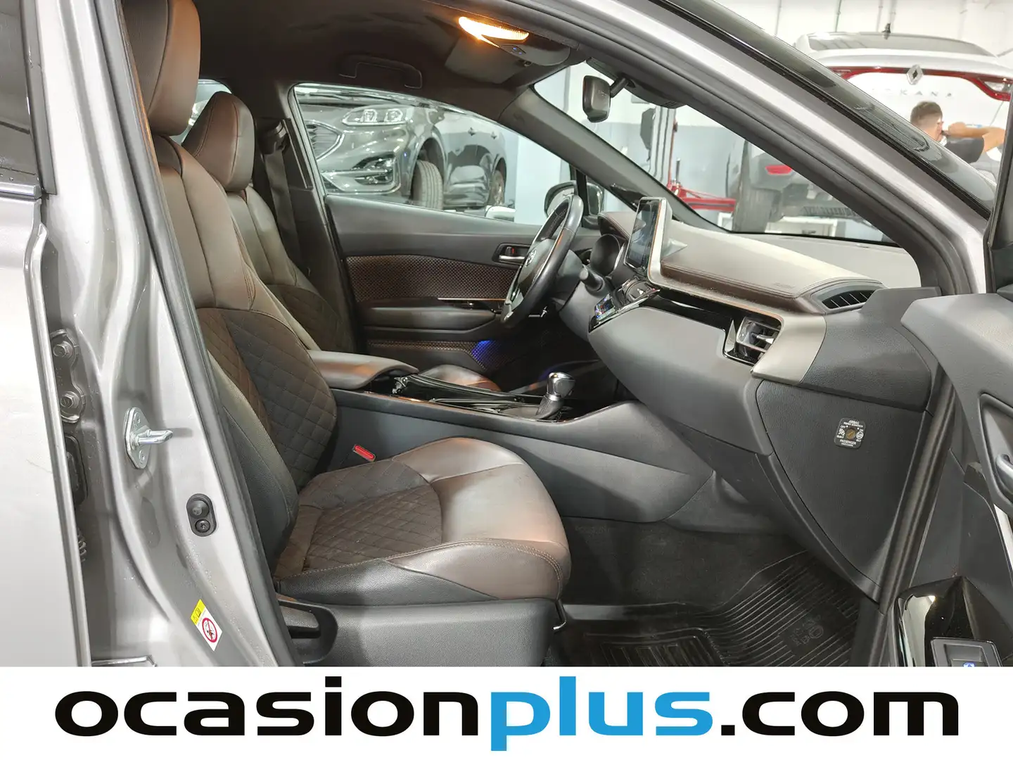 Foto Toyota C-HR Toyota C-HR 1.8 125H Dynamic Plus (122 CV)