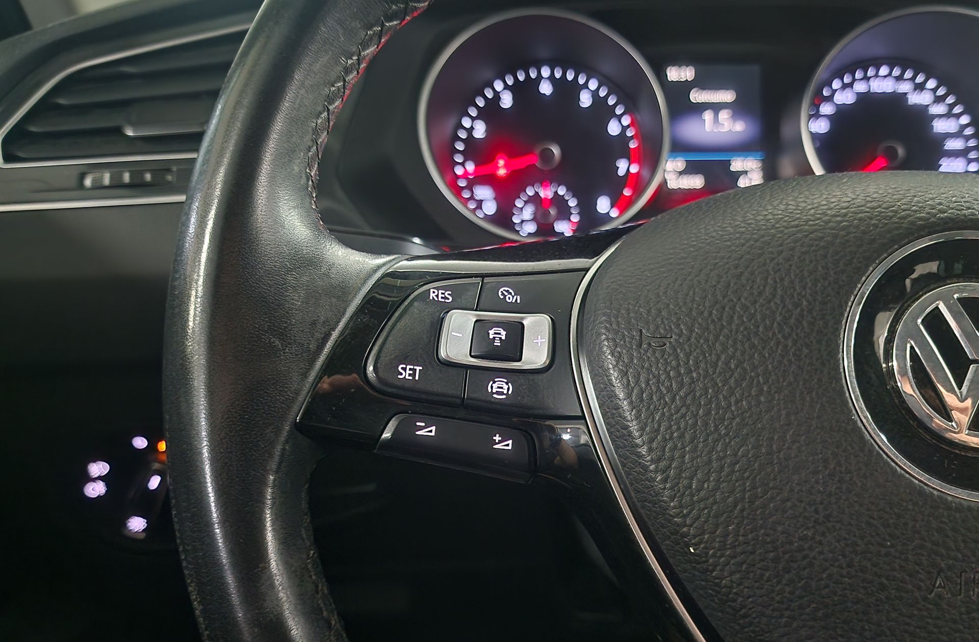 Volkswagen Tiguan Advance 1.5 TSI Pack R-Line - foto 28