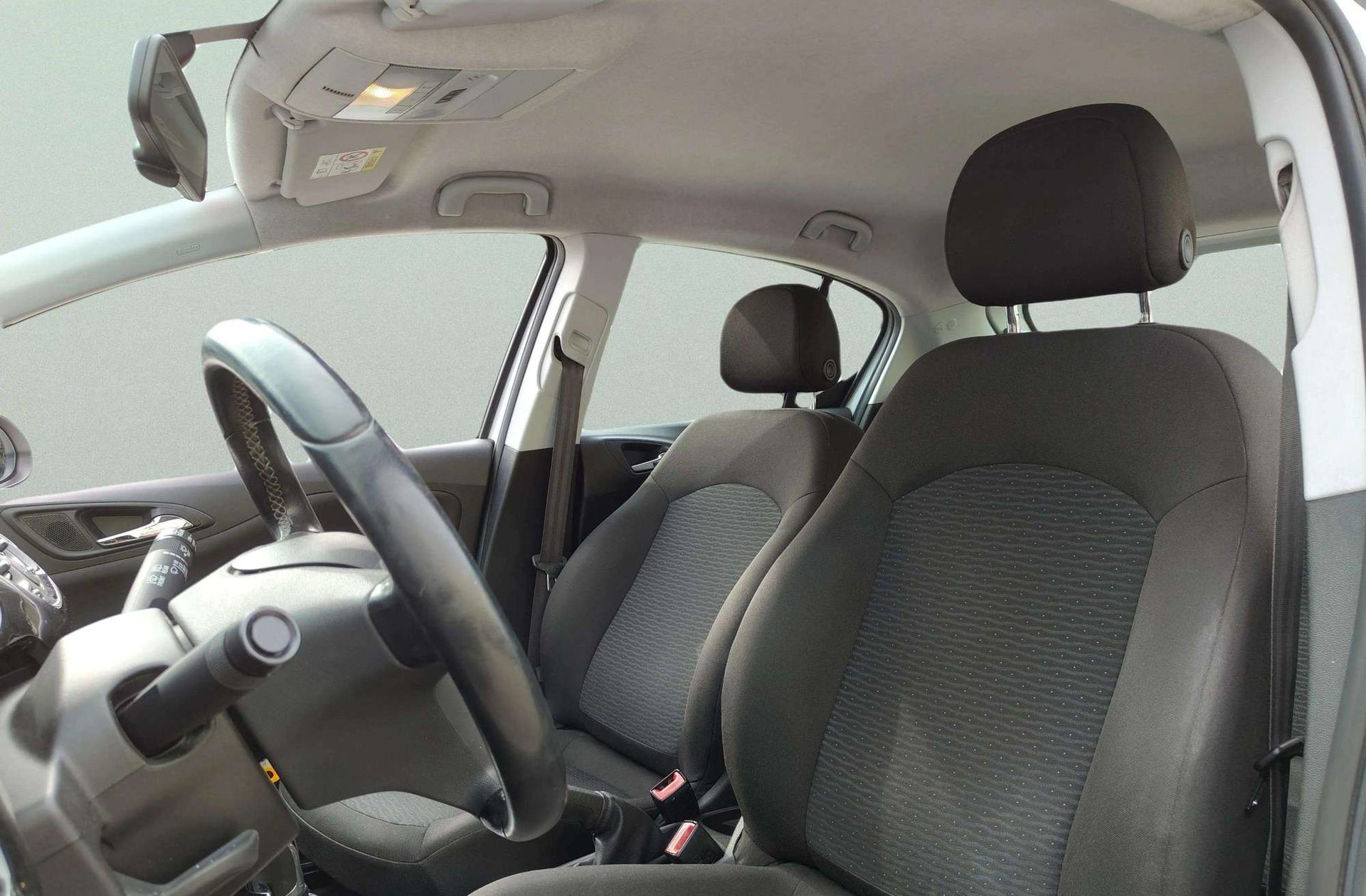 Opel Corsa 1.4 Selective - foto 11
