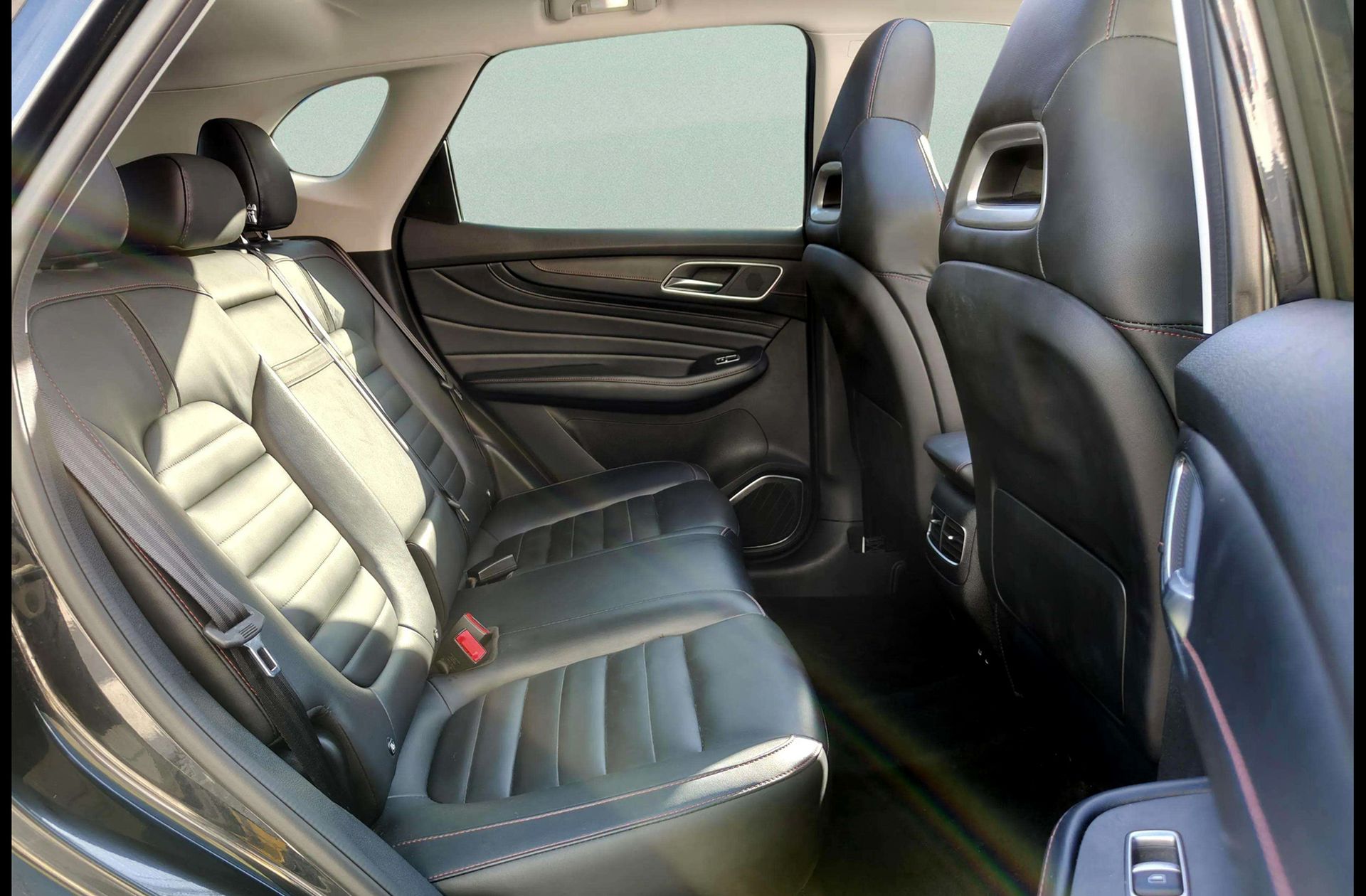 MG HS 1.5 Turbo GDI Luxury DCT - foto 21