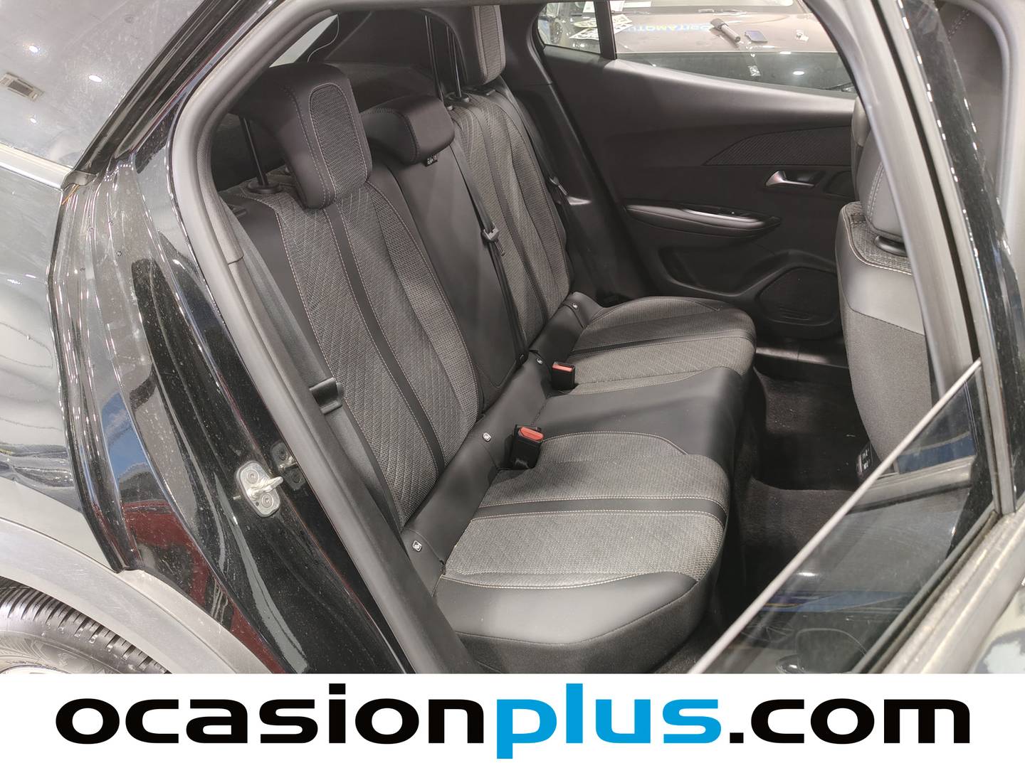 Foto asientos traseros Peugeot 2008 Peugeot 2008 Allure Hybrid eDCS6 (145 CV)