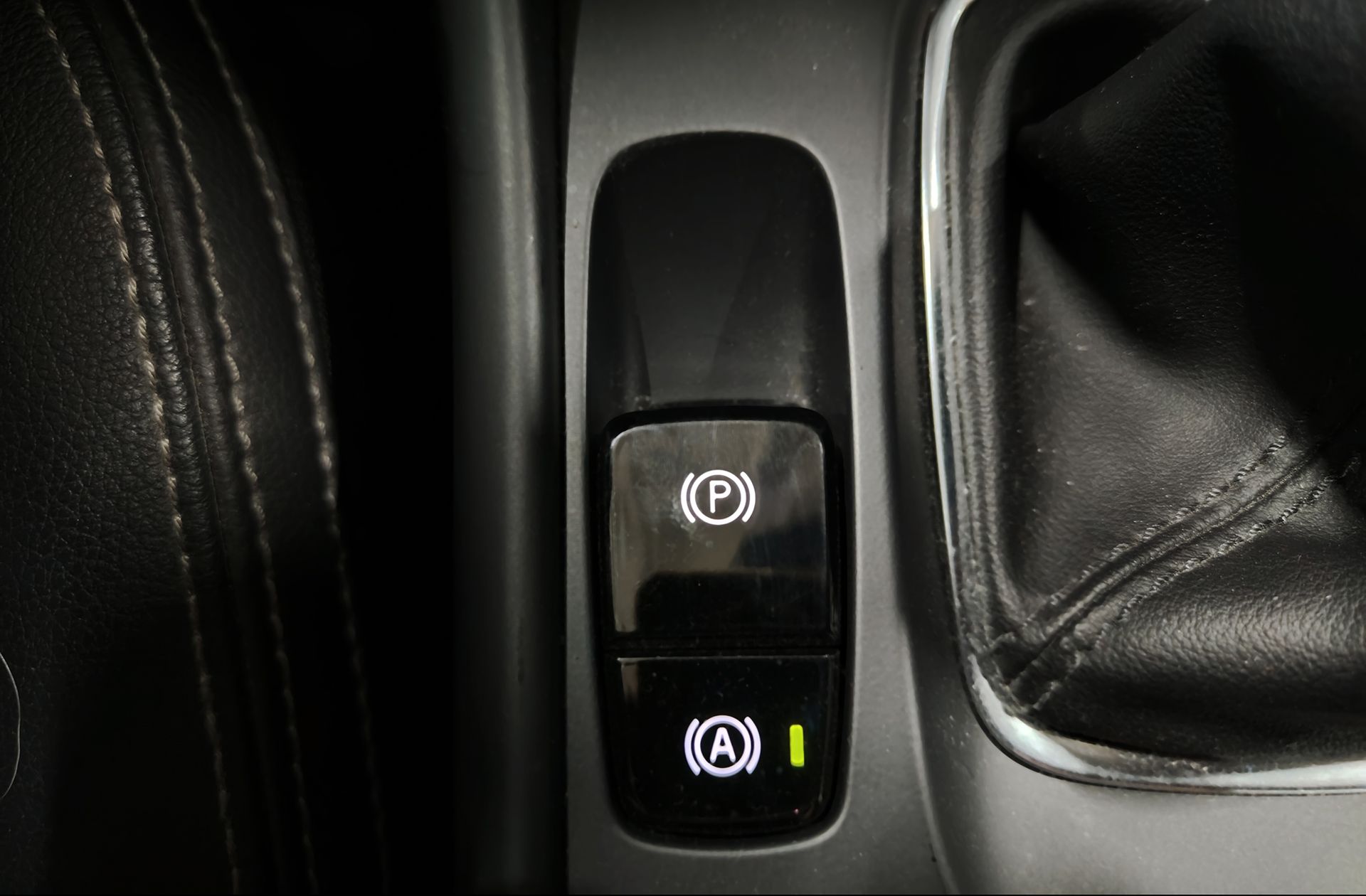 Volvo XC40 T3 Business Plus - foto 35