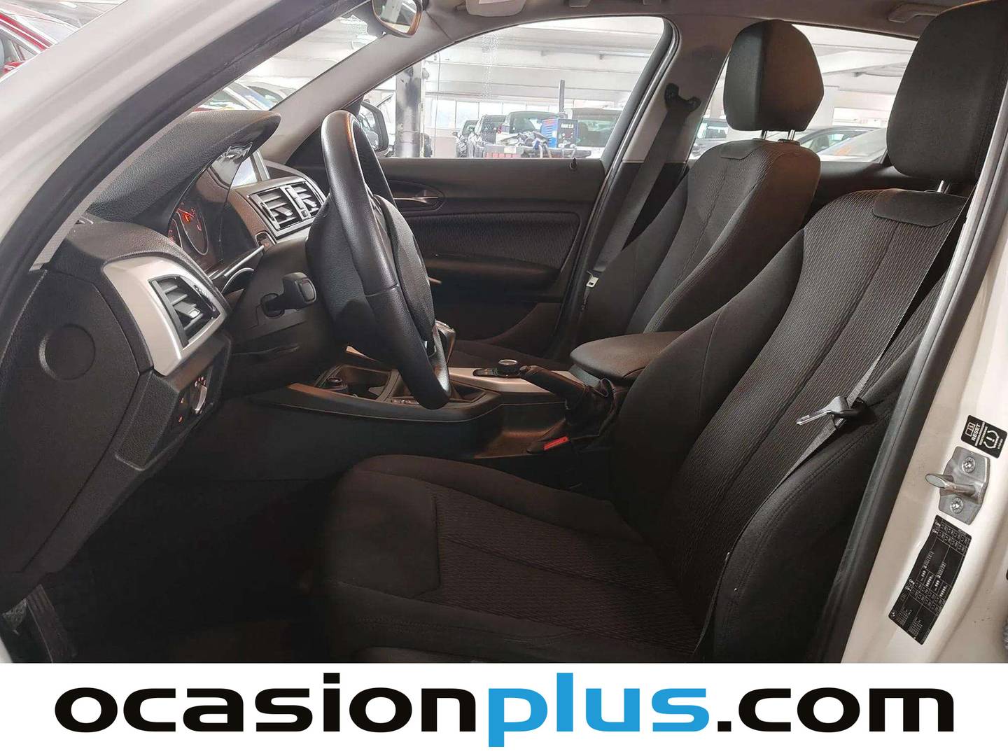 Foto asientos delanteros BMW Serie 1 BMW Serie 1 116d Essential Edition (116 CV)
