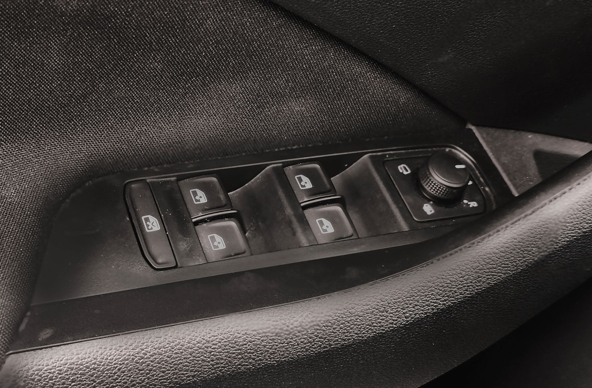 Škoda Kamiq 1.0 TSI Ambition - foto 32
