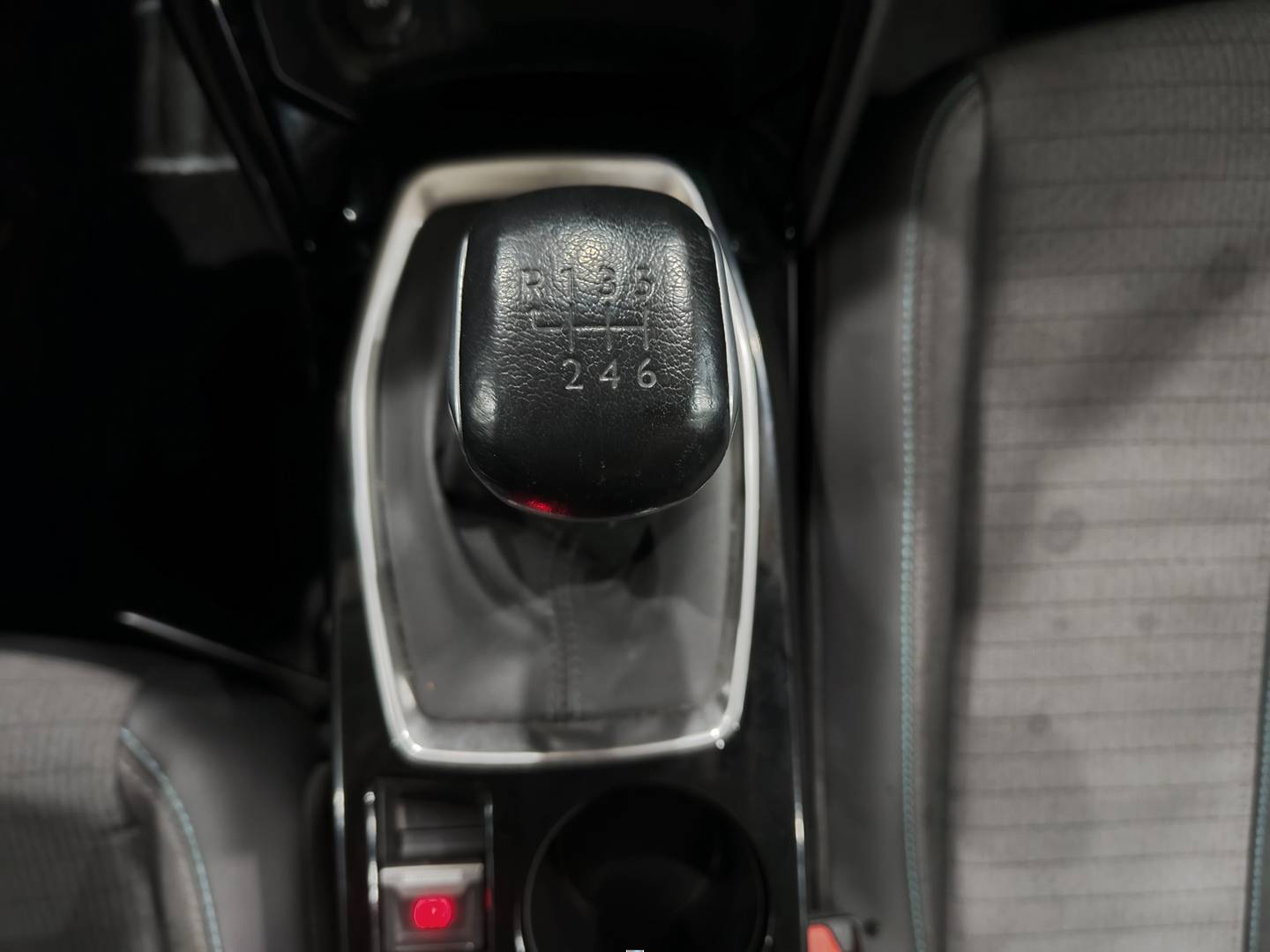 Foto Peugeot 208 Peugeot 208 PureTech 100 Allure (100 CV)