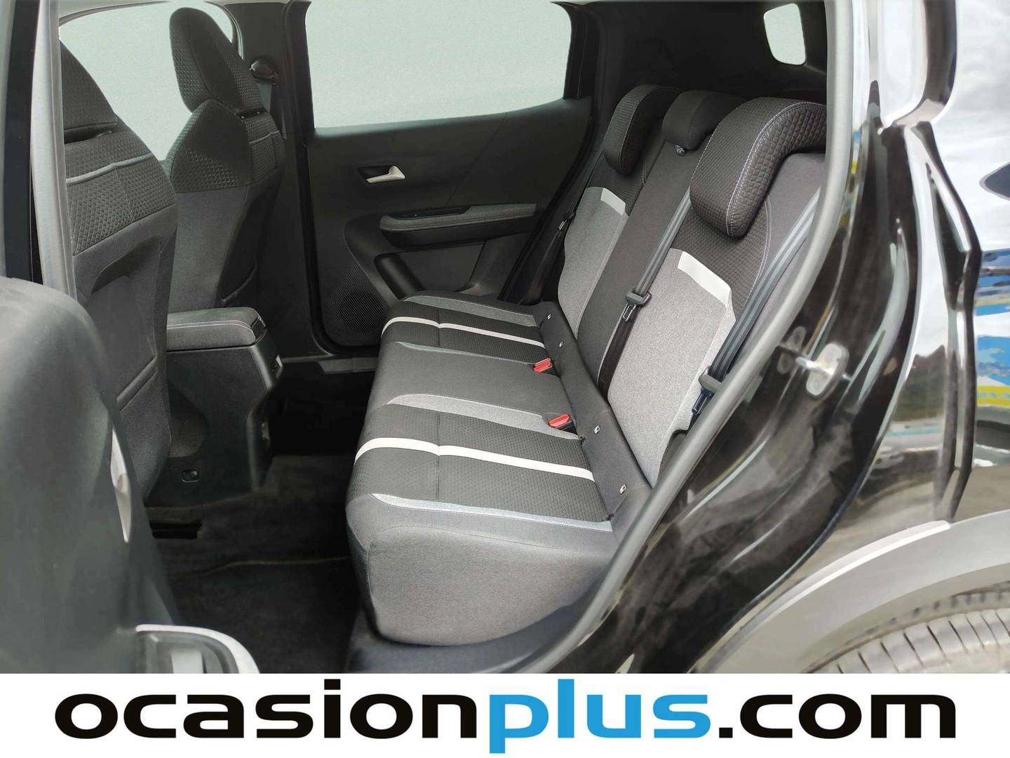 Foto asientos traseros Opel Frontera Opel Frontera 1.2T XHT Hybrid eDCT6 GS (146 CV)