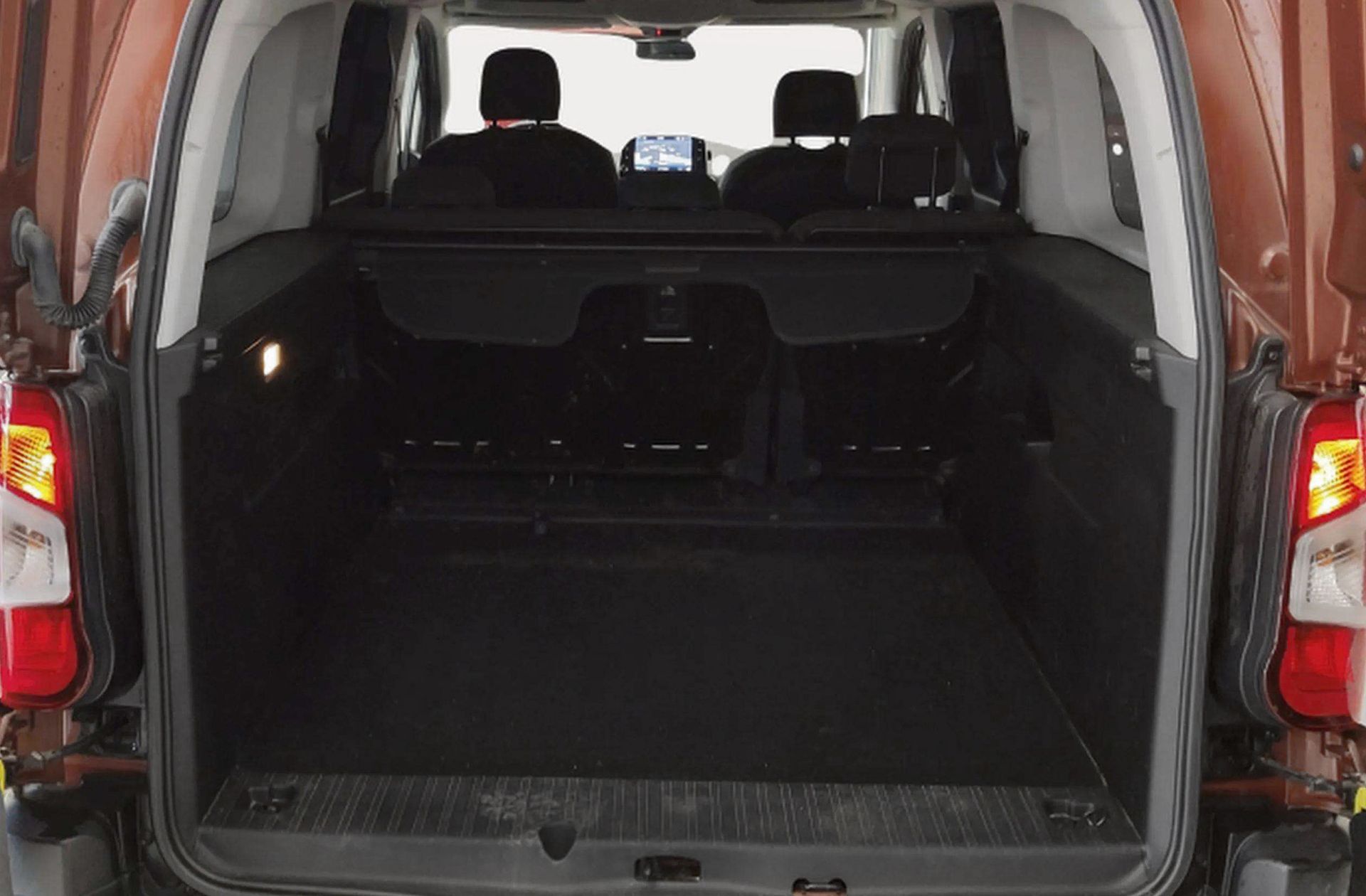 Peugeot Rifter BlueHDi 130 Active Long EAT8 - foto 17