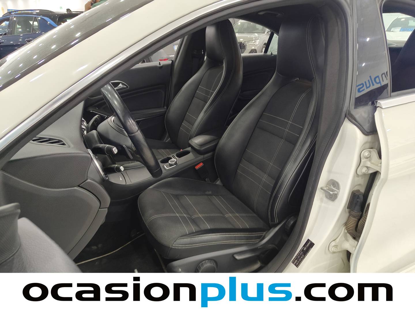 Foto asientos delanteros Mercedes CLA Mercedes CLA 220 CDI Urban (170 CV)
