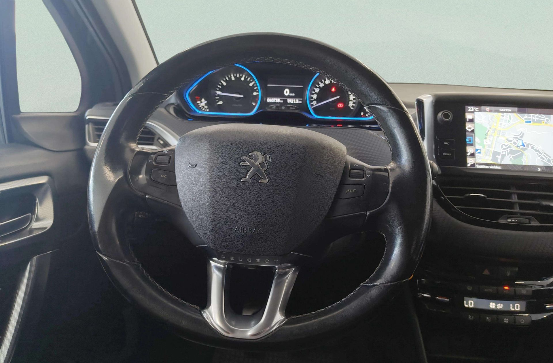 Peugeot 2008 PureTech 110 Allure - foto 18
