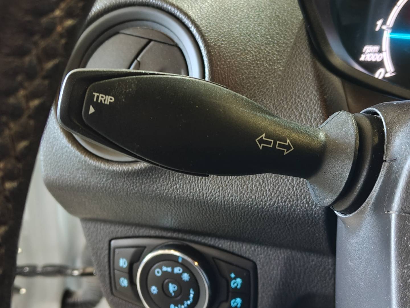 Foto Ford Transit Courier Ford Transit Courier Furgon 1.5 TDCI Trend (100 CV)