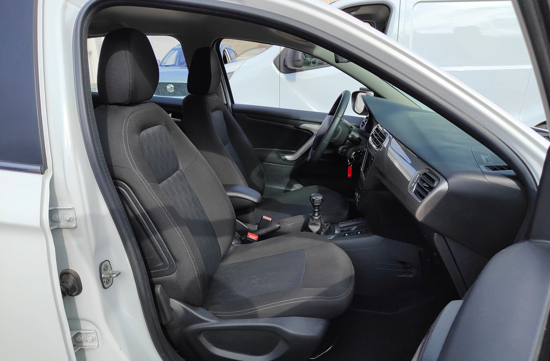 Citroën C-Elysée BlueHDi 100 Shine - foto 16