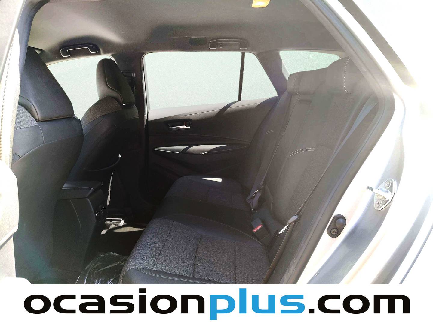 Foto asientos traseros Toyota Corolla Toyota Corolla 140H Style (140 CV)