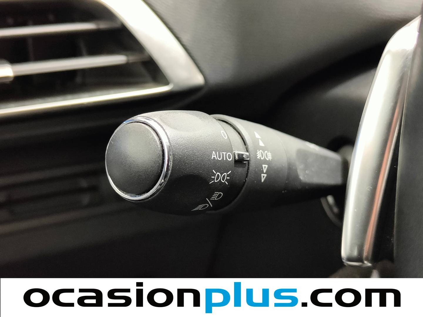 Foto Peugeot 3008 Peugeot 3008 PureTech 130 Allure EAT6 (130 CV)