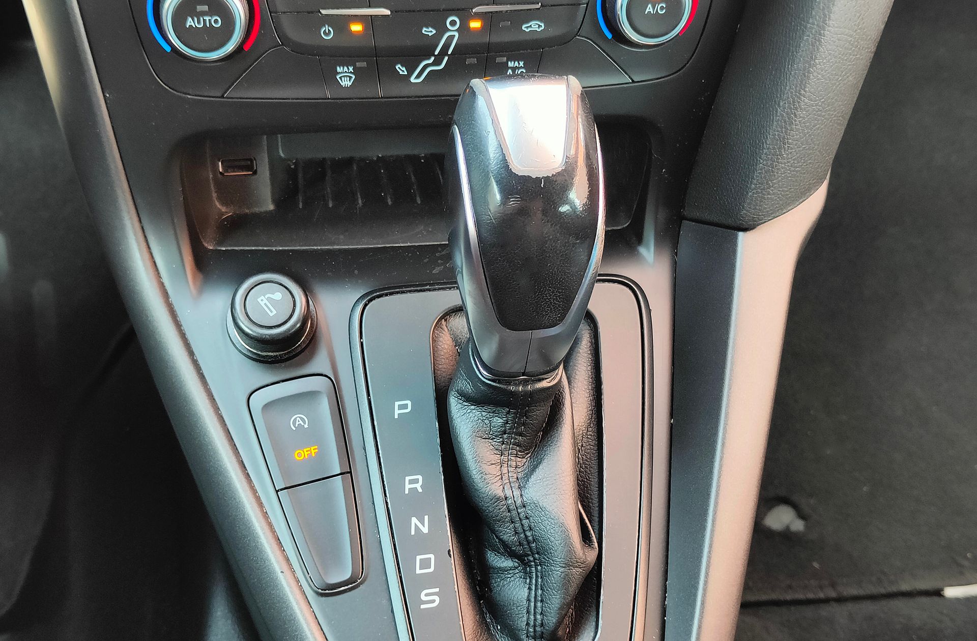 Ford Focus 1.0 EcoBoost ST-Line - foto 5